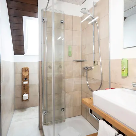 Otel Altbau Amboss Grunkraut